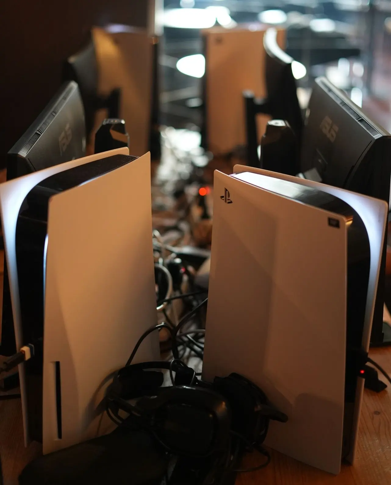 4 play 5 et écrans ASUS